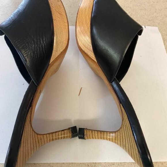 Auth. Chanel Leather Heels Sandals With Wooden Platform Size 5, 5 Made in Italy - Picture 3 of 9